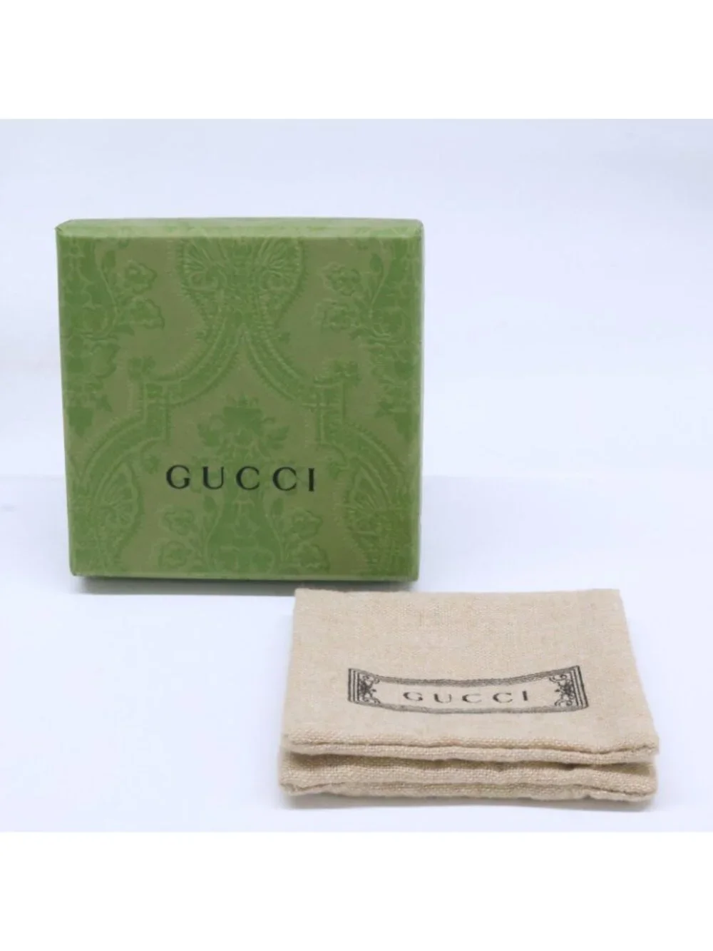 Gucci Trademark Oval 18